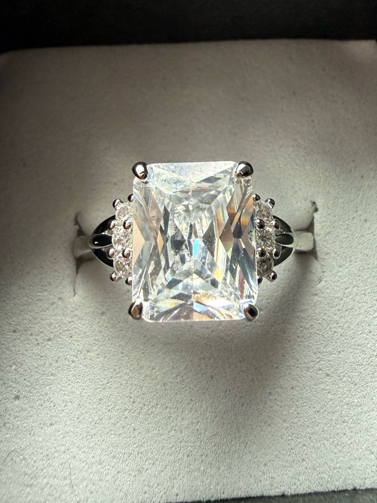New 14k White Gold Plated Clear-Cubic Emerald Cut Statement Ring - Adjustable 28$